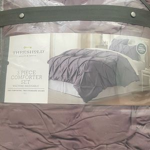 Threshold Comforter set